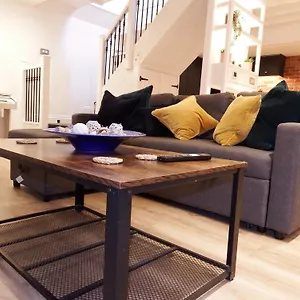 Newly Renovated Stunning Warehouse Apartment